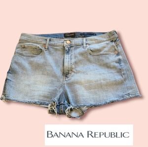Banana Republic Mid-rise Disressed 3" Shorts 32 P